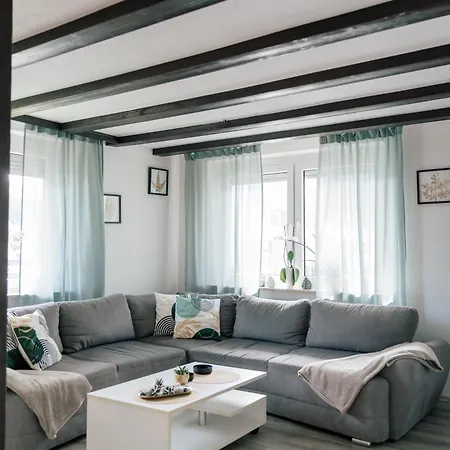 Feriendomizilaufderzollernalb Appartamento Albstadt